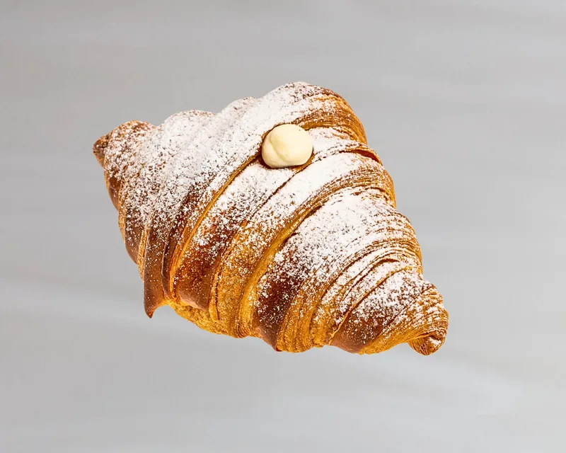 Creme Diplomat Croissant